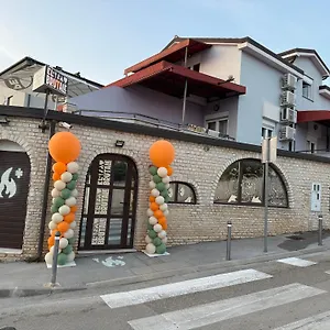 Viola Aparthotel